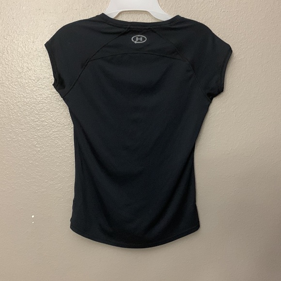 Under Armour Semi-Fitted Catalyst HeatGear Black Shirt Woman’s small - Picture 8 of 10
